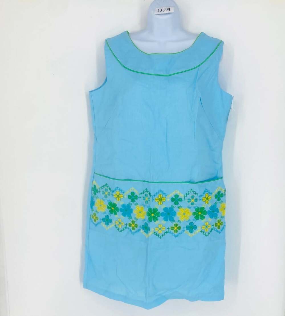 Vintage Deadstock Smart Time Blue Embroidered Cotton Shift Dress Size 16 NWT